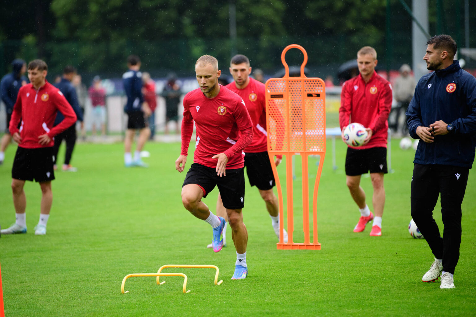 Konferencja Trenera i Trening Widzewa Fot Sebastian Szwajkowski 37