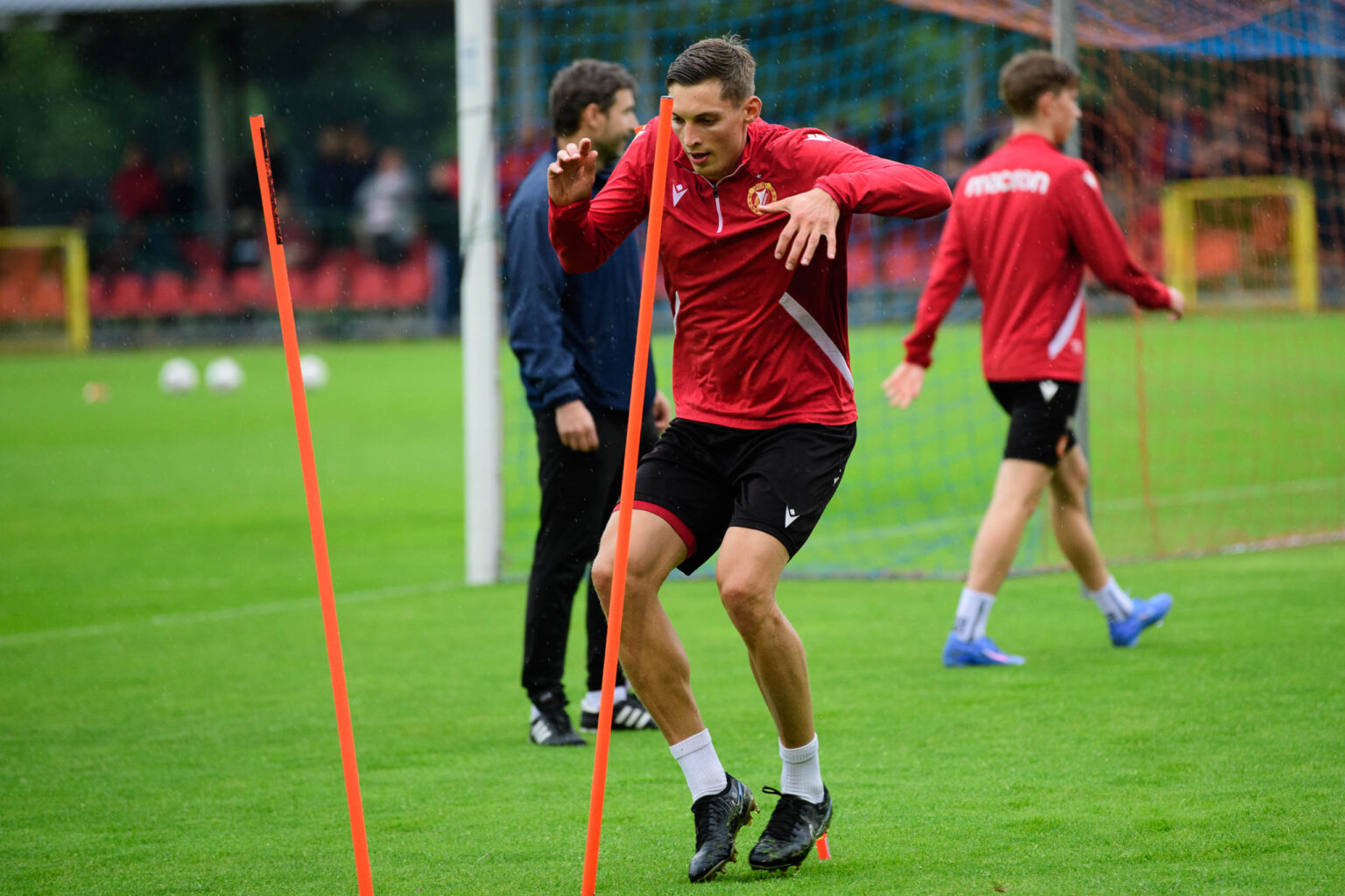 Konferencja Trenera i Trening Widzewa Fot Sebastian Szwajkowski 39