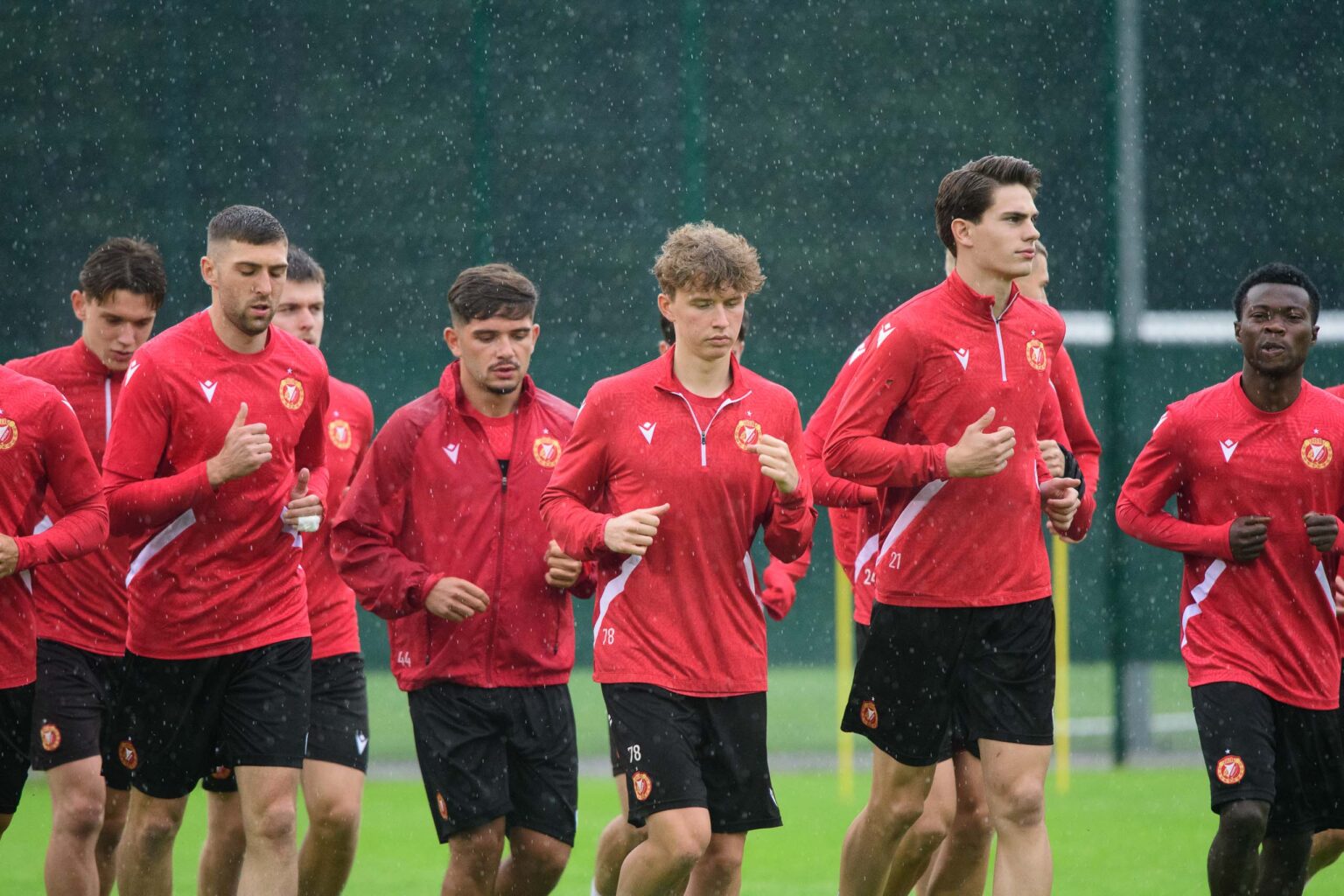 Konferencja Trenera i Trening Widzewa Fot Sebastian Szwajkowski 4