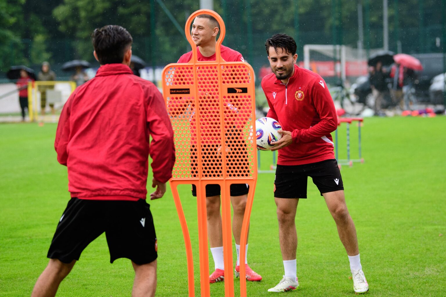 Konferencja Trenera i Trening Widzewa Fot Sebastian Szwajkowski 42