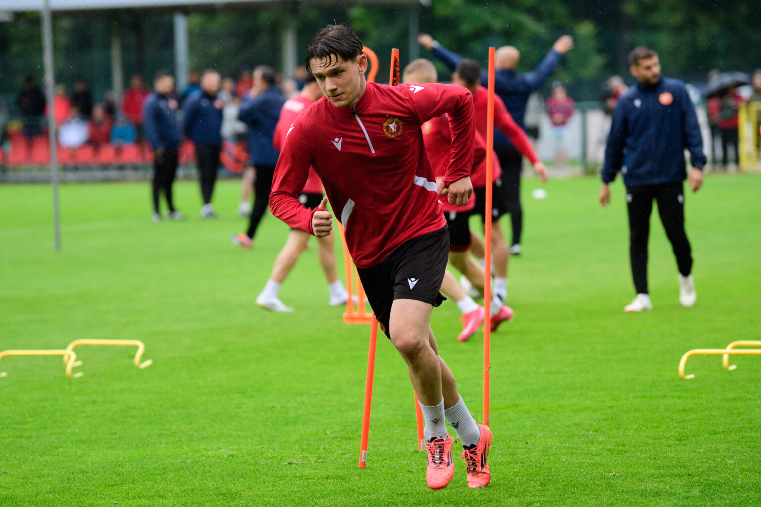 Konferencja Trenera i Trening Widzewa Fot Sebastian Szwajkowski 44
