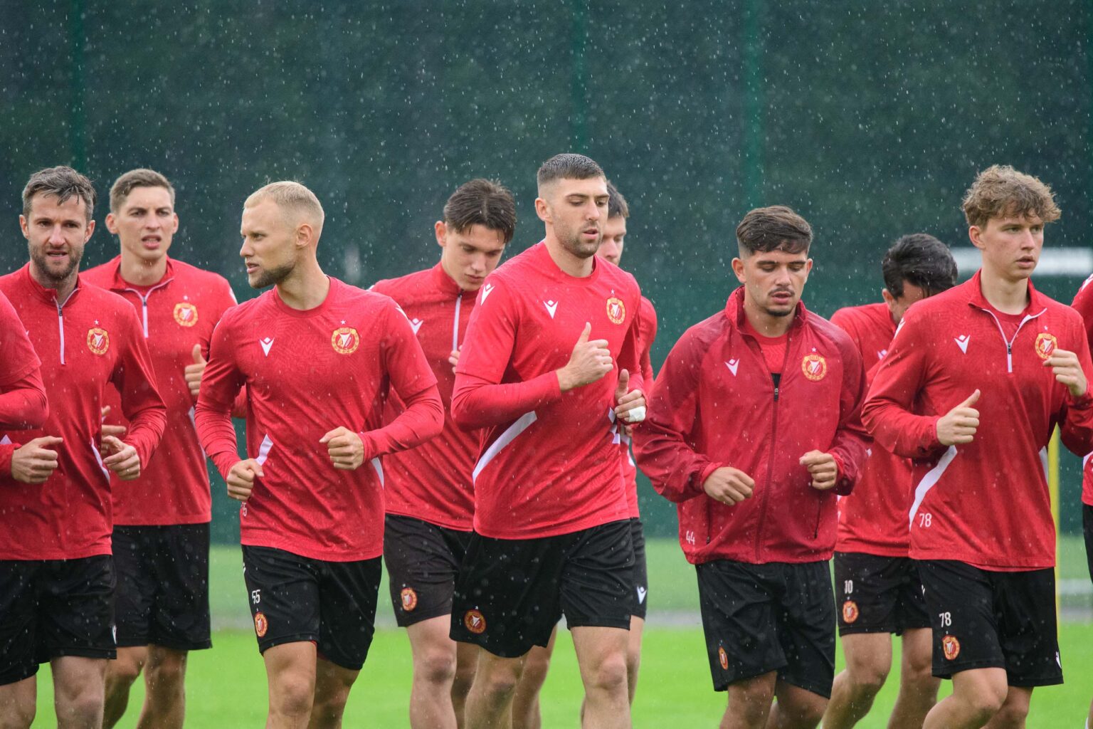 Konferencja Trenera i Trening Widzewa Fot Sebastian Szwajkowski 5