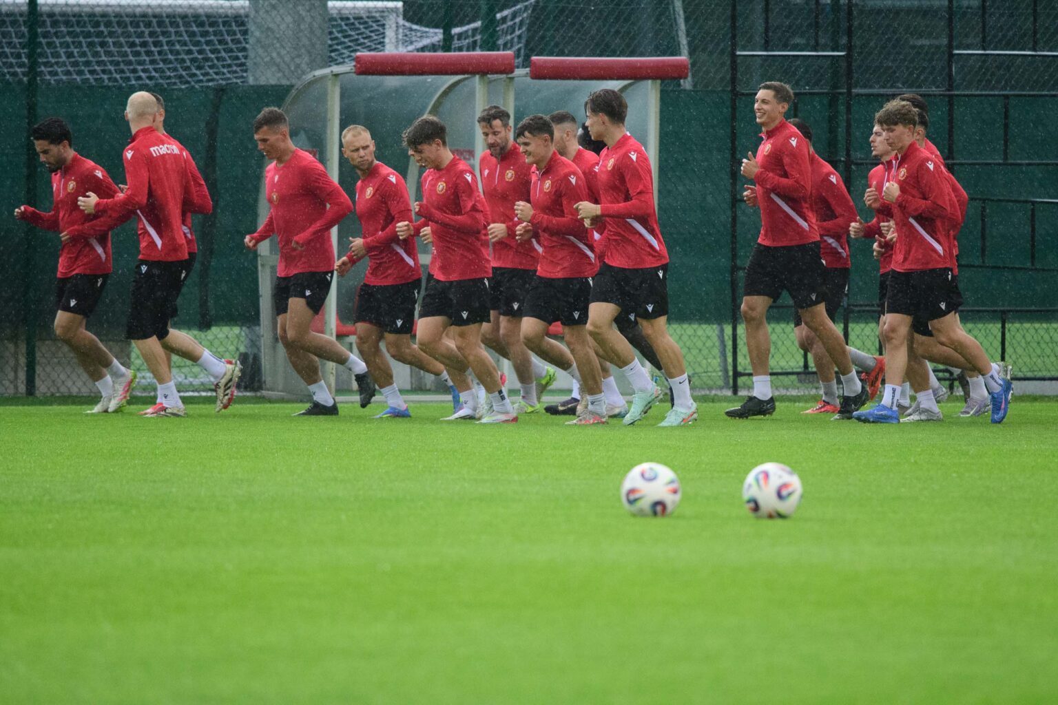 Konferencja Trenera i Trening Widzewa Fot Sebastian Szwajkowski 7