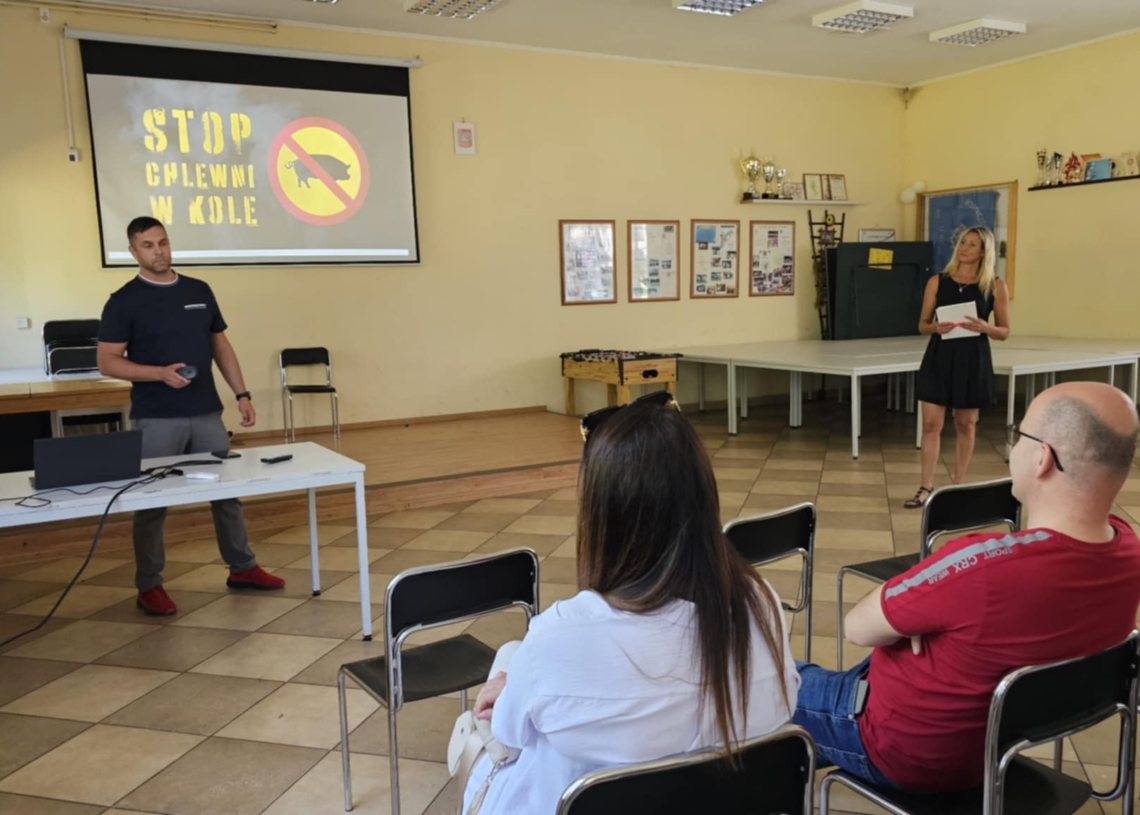 Protest mieszkańców. Mówią „Stop chlewni w Kole”