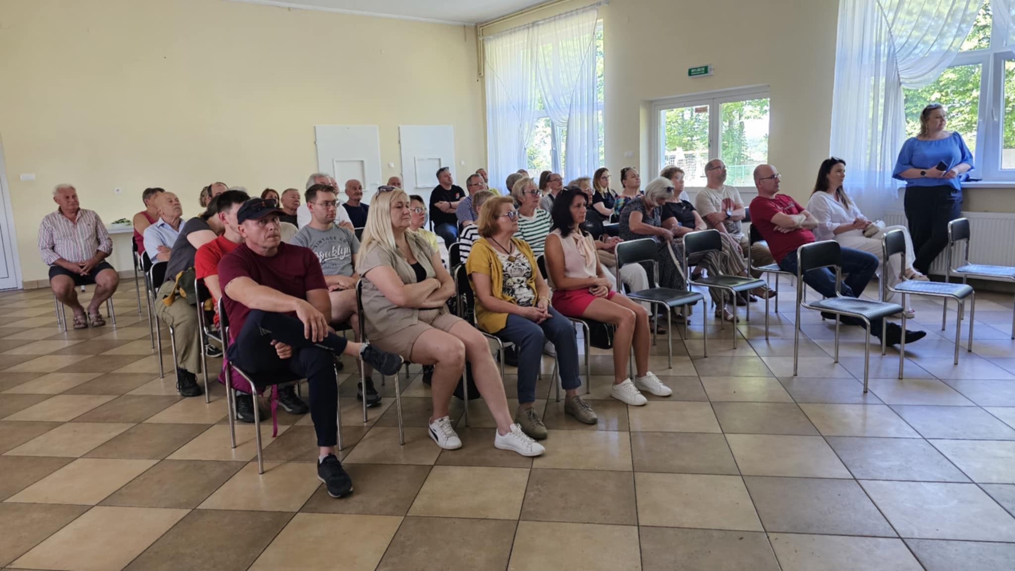 „Stop chlewni w Kole”. Protest mieszkańców pod Piotrkowem Trybunalskim 2 Protest mieszkańców. Mówią „Stop chlewni w Kole”