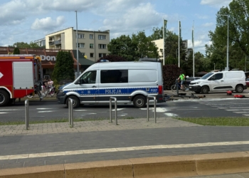 Wypadek na al. Wyszyńskiego. Kierowca wjechał w pieszych
