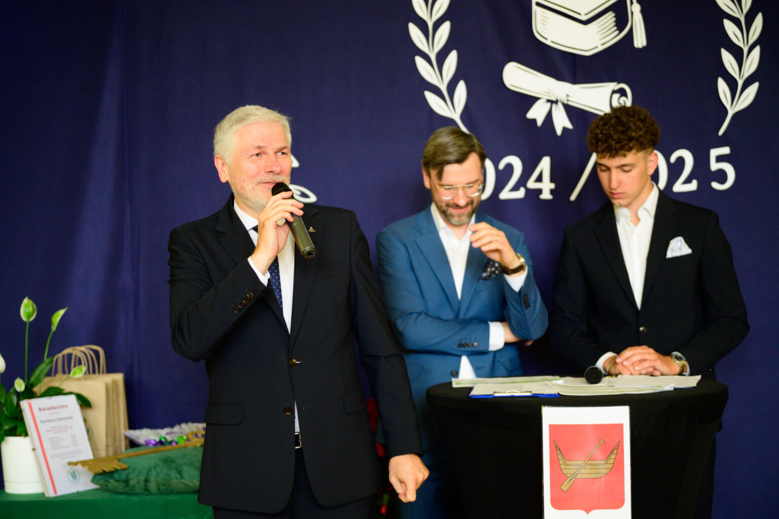 Zakonczenie roku szkolnego w XXIX LO Fot Sebastian Szwajkowski 15