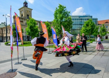 Zbliża się 15. edycja festiwalu “Folkowe Inspiracje”. Sztuka z czterech stron świata [ZDJĘCIA]