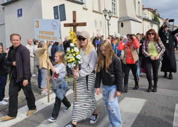 Piotrkowianie wyruszyli na Jasną Górę. "Czekaliśmy na ten moment cały rok" [ZDJĘCIA]