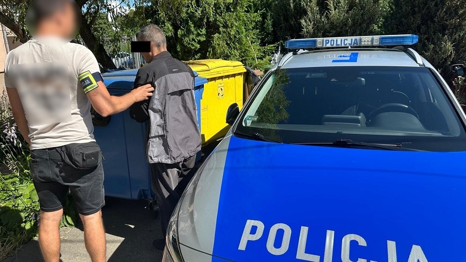 Seria pożarów w Łodzi. Podpalacze w rękach policji, jeden z nich wpadł podczas kradzieży 1 Seria pożarów w Łodzi. Podpalacze w rękach policji, jeden z nich wpadł podczas kradzieży