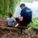 Policjanci w Rawie Mazowieckiej uratowali przemarzniętego 4-latka! Jego ojciec był poszukiwany 6 Policjanci w Rawie Mazowieckiej uratowali przemarzniętego 4-latka! Jego ojciec był poszukiwany
