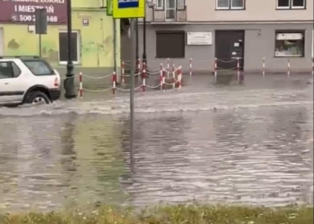 Ulewa przeszła nad Piotrkowem Trybunalskim. Zalało tzw. Ryneczek