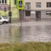 Ulewa przeszła nad Piotrkowem Trybunalskim. Zalało tzw. Ryneczek 10 Ulewa przeszła nad Piotrkowem Trybunalskim. Zalało tzw. Ryneczek