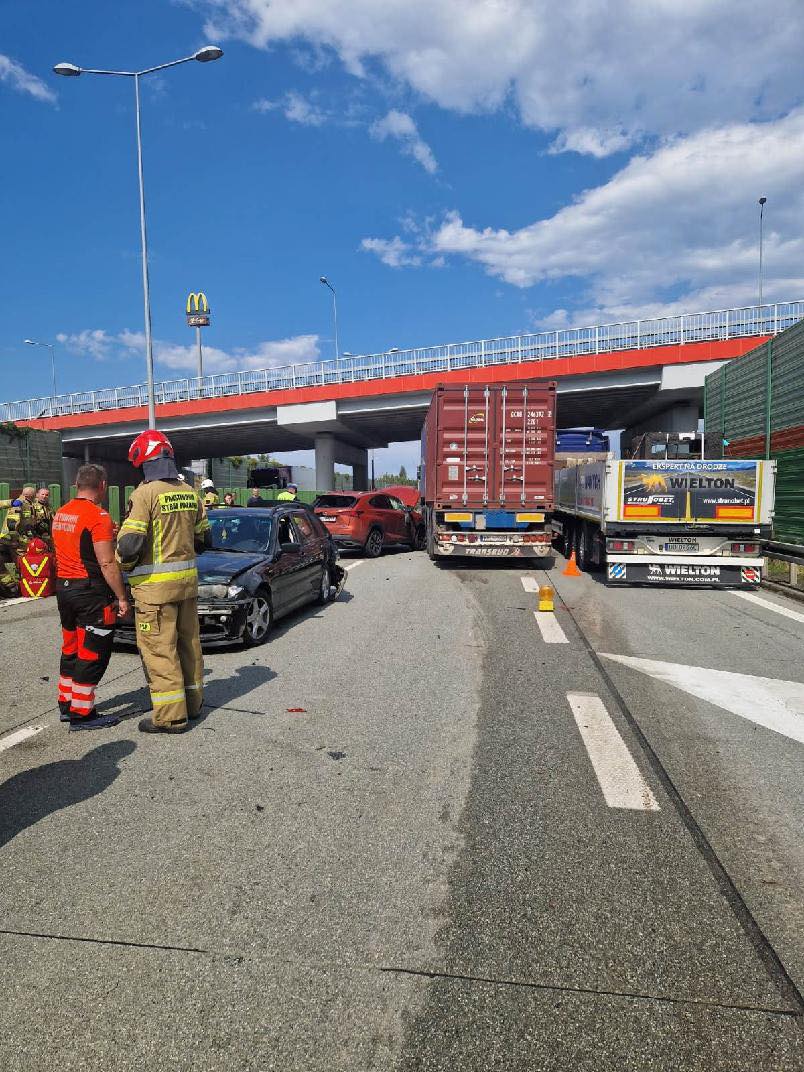 Utrudnienia na S8. Zderzenie czterech aut pod Rawą Mazowiecką