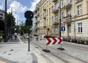 Ulica Cmentarna do poprawki. Drogowcy rozpoczęli już prace korekcyjne, są utrudnienia w ruchu