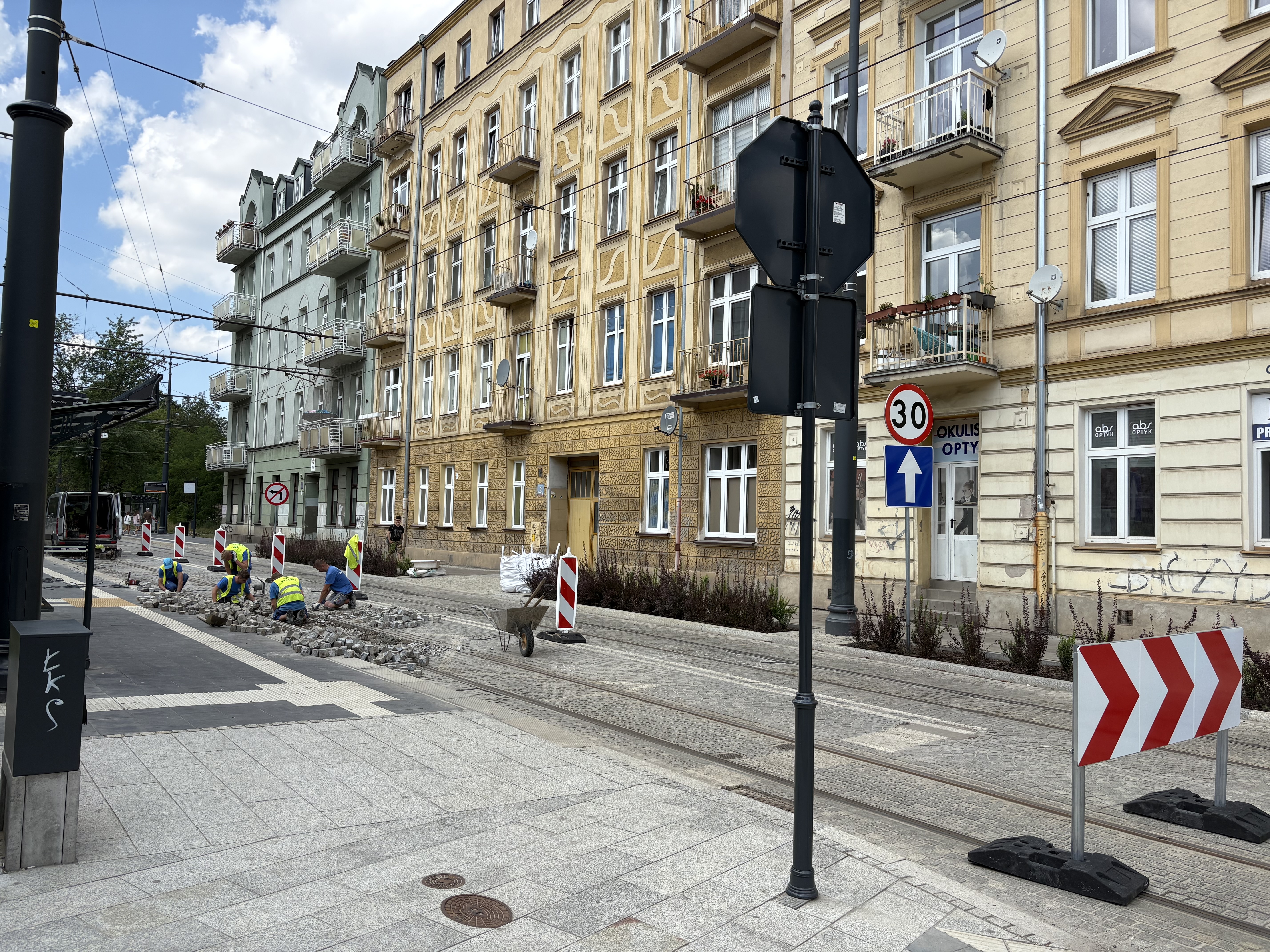 Ulica Cmentarna do poprawki. Drogowcy rozpoczęli już prace korekcyjne, są utrudnienia w ruchu