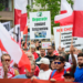 Manifestacje w centrum Łodzi. Pikieta antyimigracyjna i kontrmanifestacja [ZDJĘCIA]