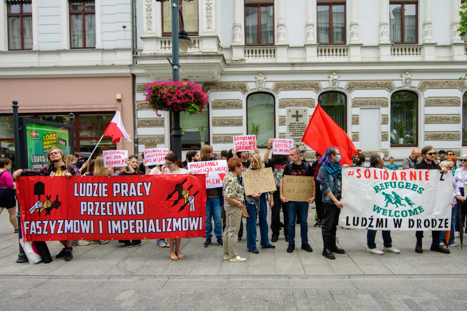 Protest Antyimigrancki i dwa kontrprotesty w Lodzi Fot Sebastian Szwajkowski 4