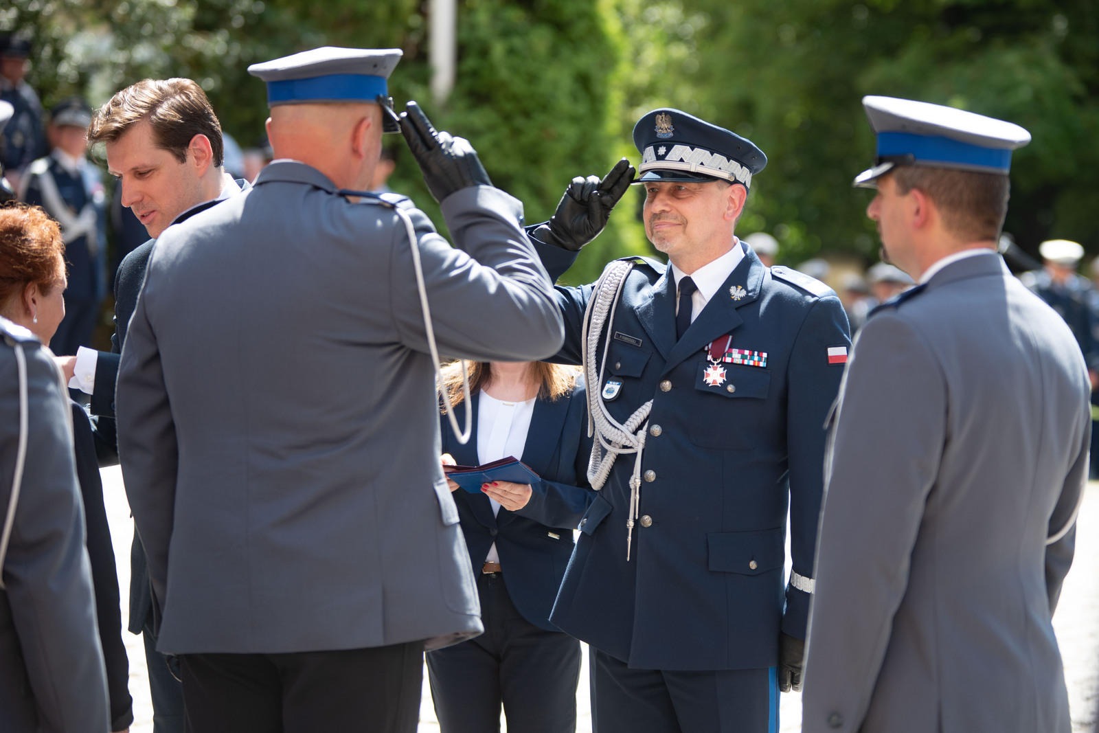 Policja, słucham. Kto może zostać policjantem?