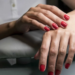 Branża beauty odpowiada na wyniki badań dot. lakierów hybrydowych. "Nie zdejmuje się stylizacji co dwa tygodnie" 15 Branża beauty odpowiada na wyniki badań dot. lakierów hybrydowych. "Nie zdejmuje się stylizacji co dwa tygodnie"