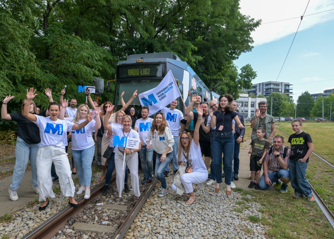 Wakacyjny Tramwaj Radia Łódź znów wyjechał na ulice Łodzi. Tańce, śpiewy i cukierki