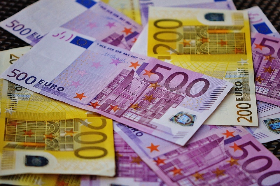 Ponad 120 miliardów euro dla Polski z Unii Europejskiej. Tomasz Trela: na infrastrukturę, bezpieczeństwo i politykę spójności 1 Ponad 120 miliardów euro dla Polski z Unii Europejskiej