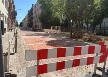 Kostka na Jaracza położona