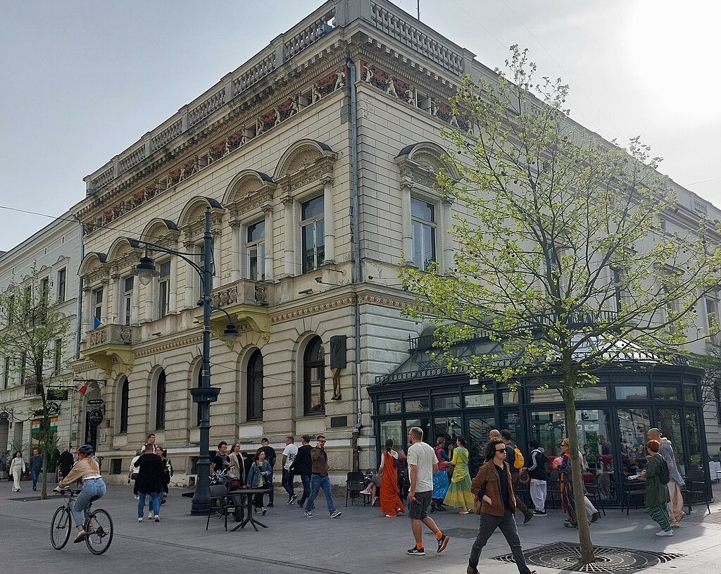 Kultowa kamienica przy Piotrkowskiej bez prądu. W tle zadłużenie sięgające ponad 2 mln złotych 1 Kultowa kamienica przy Piotrkowskiej bez prądu