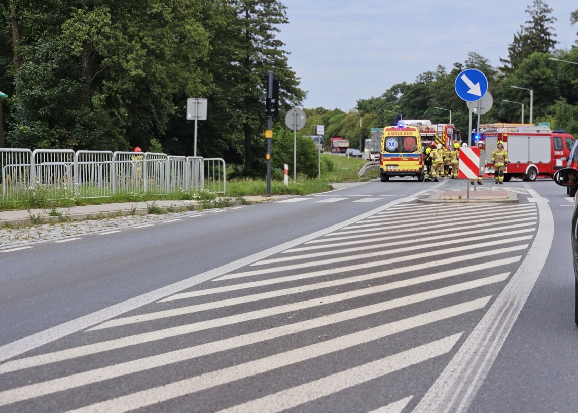 Groźny wypadek na DW713. Lądował helikopter LPR