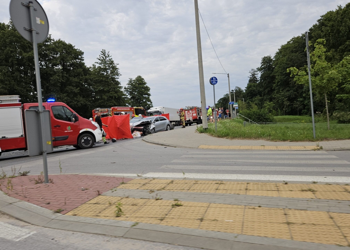 Groźny wypadek na DW713. Lądował helikopter LPR