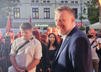 Adrian Zandberg w Łodzi. "Naprawdę potrzebujemy państwa, które przestanie zawodzić swoich obywateli" [ZDJĘCIA]