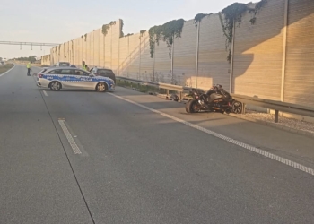 Śmiertelny wypadek na S8 w Łódzkiem. Nie żyje motocyklista. Droga w kierunku Warszawy jest zablokowana