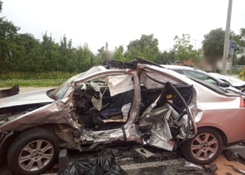 Śmiertelny wypadek na DW713. Zderzyły się dwa samochody osobowe