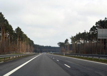 Długi weekend na autostradach. Jak się zachować w razie wypadku?