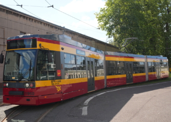 Wyłączenie ruchu komunikacji miejskiej na Pabianickiej w Łodzi