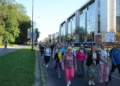 Jubileuszowa łódzka pielgrzymka na Jasną Górę. Pątnicy idą po raz setny