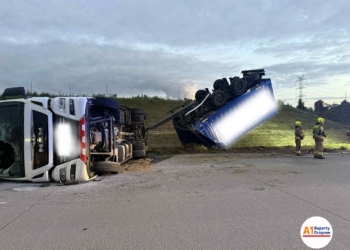 Przewrócona ciężarówka na A1
