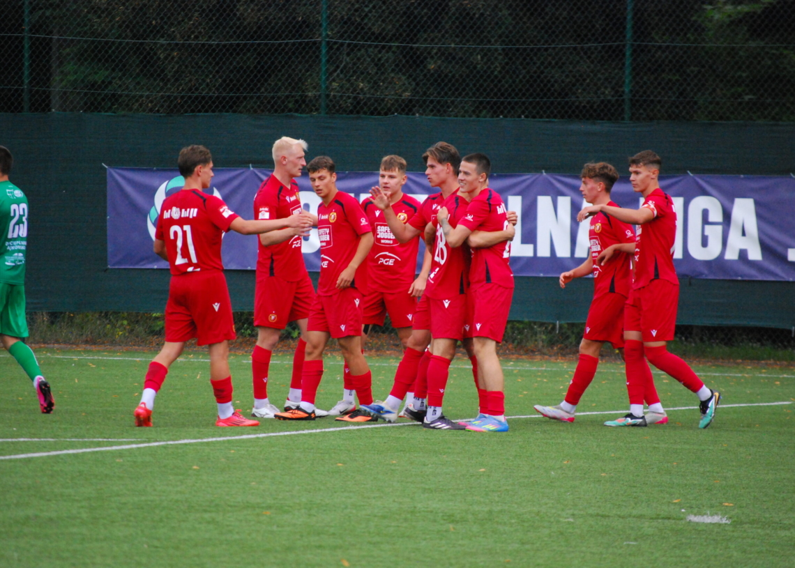 III liga gr. 1 – 1. kolejka. Rezerwy Widzewa wygrały historyczny mecz. Pozostałe drużyny „dorzuciły” tylko punkt [ZDJĘCIA, AUDIO]