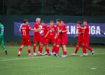III liga gr. 1 – 1. kolejka. Rezerwy Widzewa wygrały historyczny mecz. Pozostałe drużyny „dorzuciły” tylko punkt [ZDJĘCIA, AUDIO]