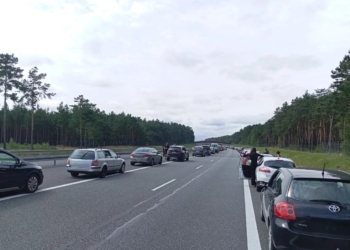 Ruch na S14 całkowicie wstrzymany w obu kierunkach