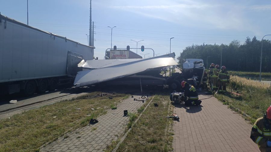 Plaga kolizji na łódzkiej ulicy. Rada osiedla i mieszkańcy chcą zmian