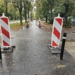 Słupki na drodze rowerowej na Wycieczkowej. Miały utrudniać wjazd samochodom, a sprawiają problem... rowerzystom 7 Słupki na drodze rowerowej na Wycieczkowej. Miały utrudniać wjazd samochodom, a sprawiają problem... rowerzystom