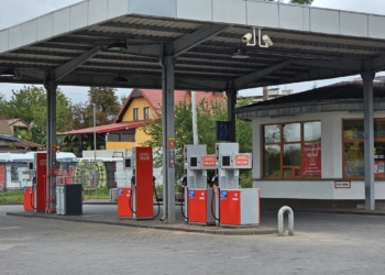 Stacja benzynowa w Sulejowie zamknięta. Mieszkańcy muszą nadrabiać nawet kilkanaście kilometrów 5 Stacja benzynowa w Sulejowie zamknięta. Mieszkańcy muszą nadrabiać nawet kilkanaście kilometrów