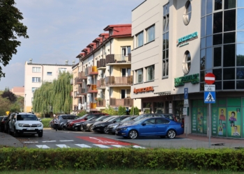 Zmiana organizacji ruchu w Piotrkowie Trybunalskim | Apel policji, aby nie jeździć na pamięć