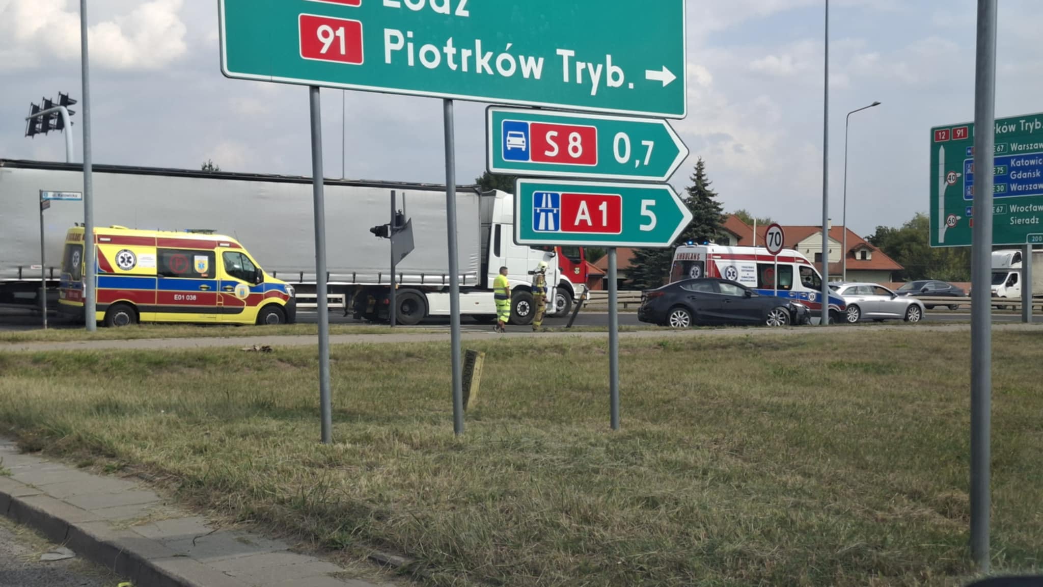 Groźny wypadek na DK91 w Rzgowie. Dwie osoby ranne