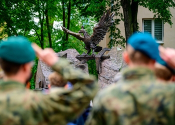 86. rocznica napaści Związku Radzieckiego na Polskę. Uroczystości pod pomnikiem Ofiar Komunizmu [ZDJĘCIA]