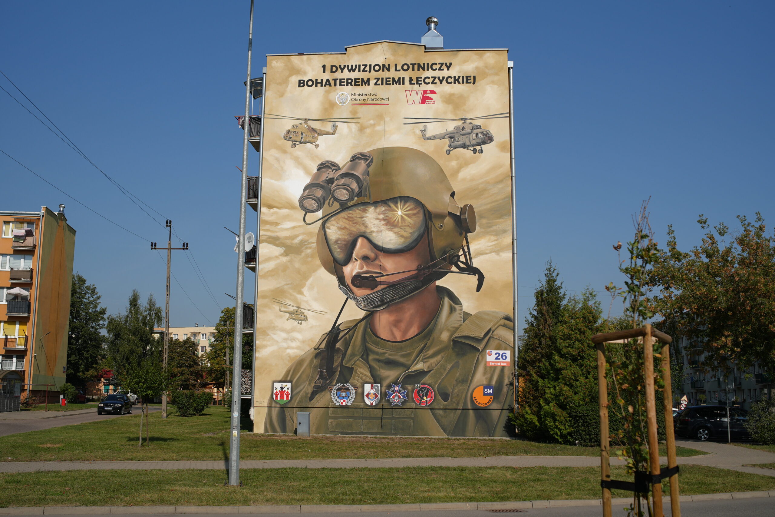 Nowy mural w Łęczycy. Nawiązuje do lotniczego dywizjonu