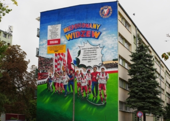 Nowy mural na Widzewie. Upamiętnia drużynę Franciszka Smudy