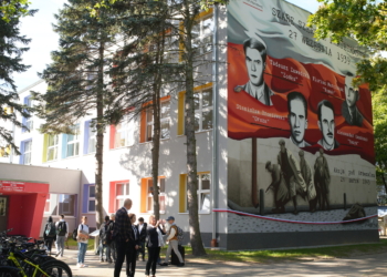 Nowy mural na SP 182 w Łodzi. Zajmuje prawie 180 m² [ZDJĘCIA]