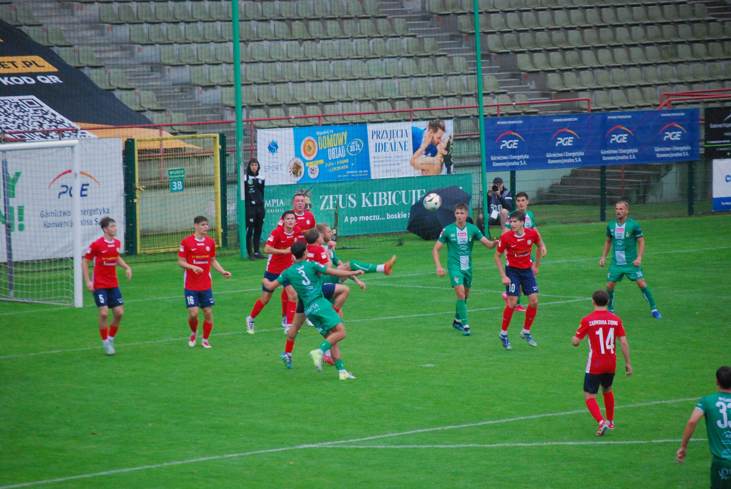 III liga gr. 1 - 7. kolejka. 18 goli i 3 czerwone kartki w meczach drużyn z Łódzkiego [AUDIO, ZDJĘCIA]